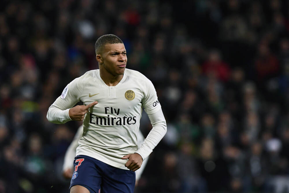 大腿表现！26岁中卫塔普索巴非洲杯上演绝杀，药厂主力身价3500万